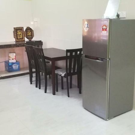Homestay Damai Yusmila Kuala Terengganu Exterior foto