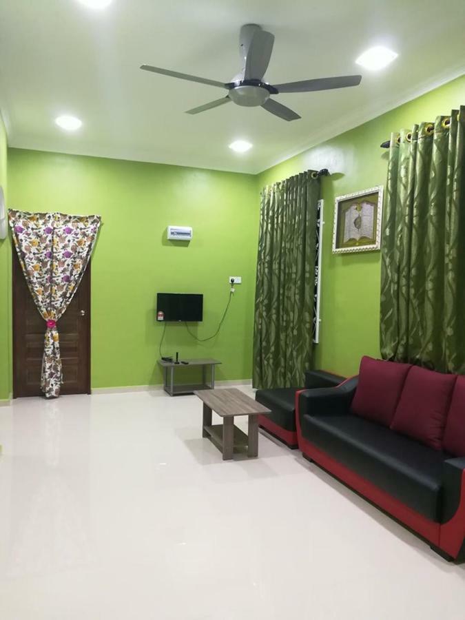 Homestay Damai Yusmila Kuala Terengganu Exterior foto