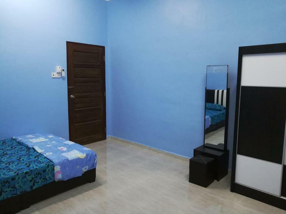 Homestay Damai Yusmila Kuala Terengganu Exterior foto